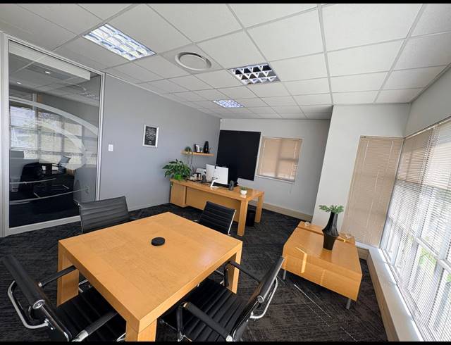 983M² OFFICE FOR SALE IN FOURWAYS